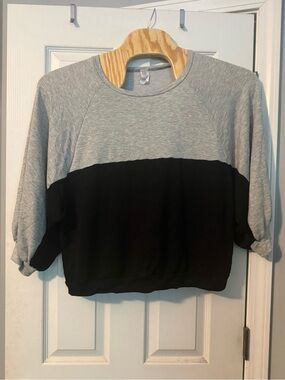 Blumin‎ Gray and Black Colorblock Women’s Top L